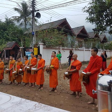 Lattanavongsa Guesthouse Muang Ngoi Eksteriør bilde