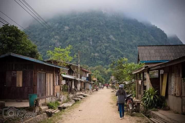 Lattanavongsa Guesthouse Muang Ngoi Eksteriør bilde