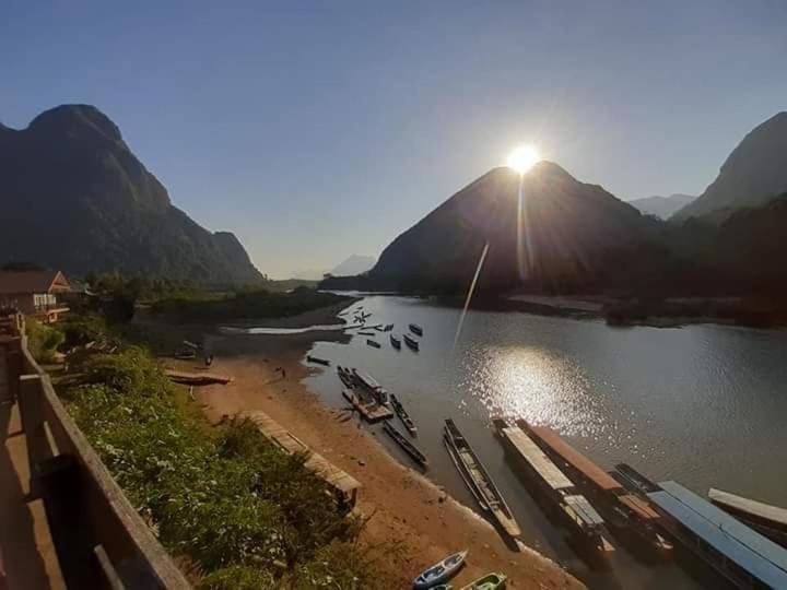Lattanavongsa Guesthouse Muang Ngoi Eksteriør bilde