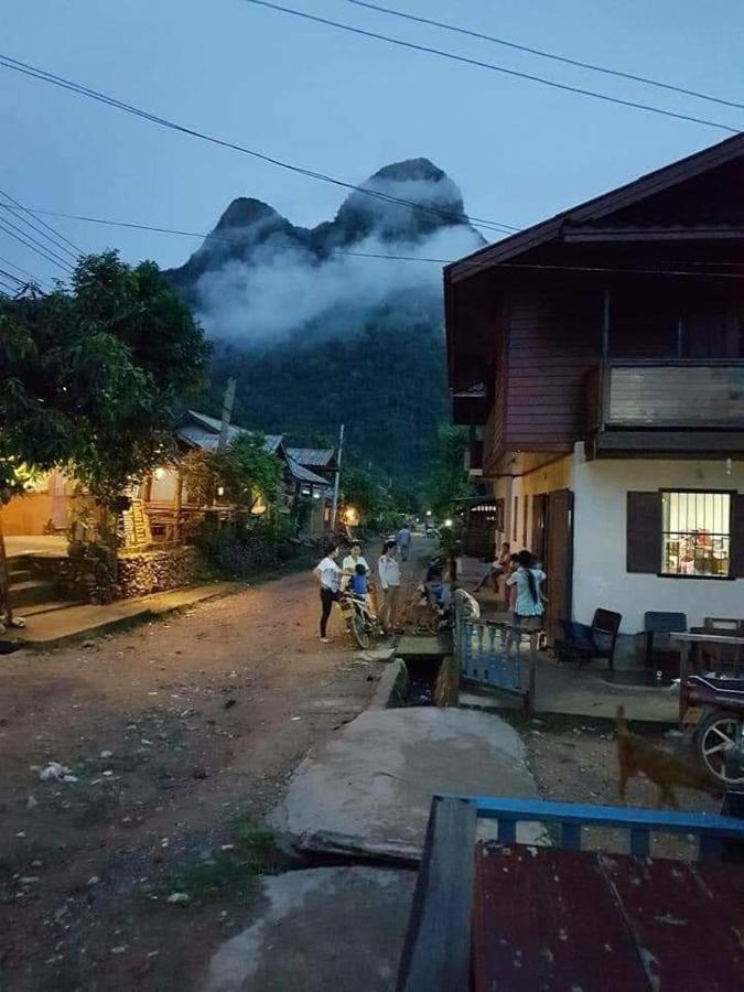 Lattanavongsa Guesthouse Muang Ngoi Eksteriør bilde