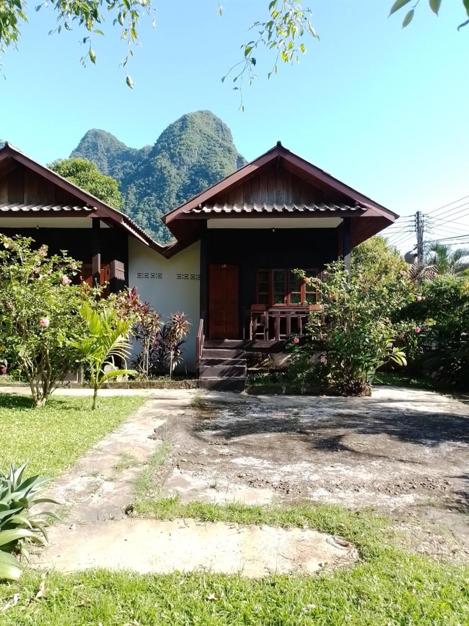 Lattanavongsa Guesthouse Muang Ngoi Eksteriør bilde