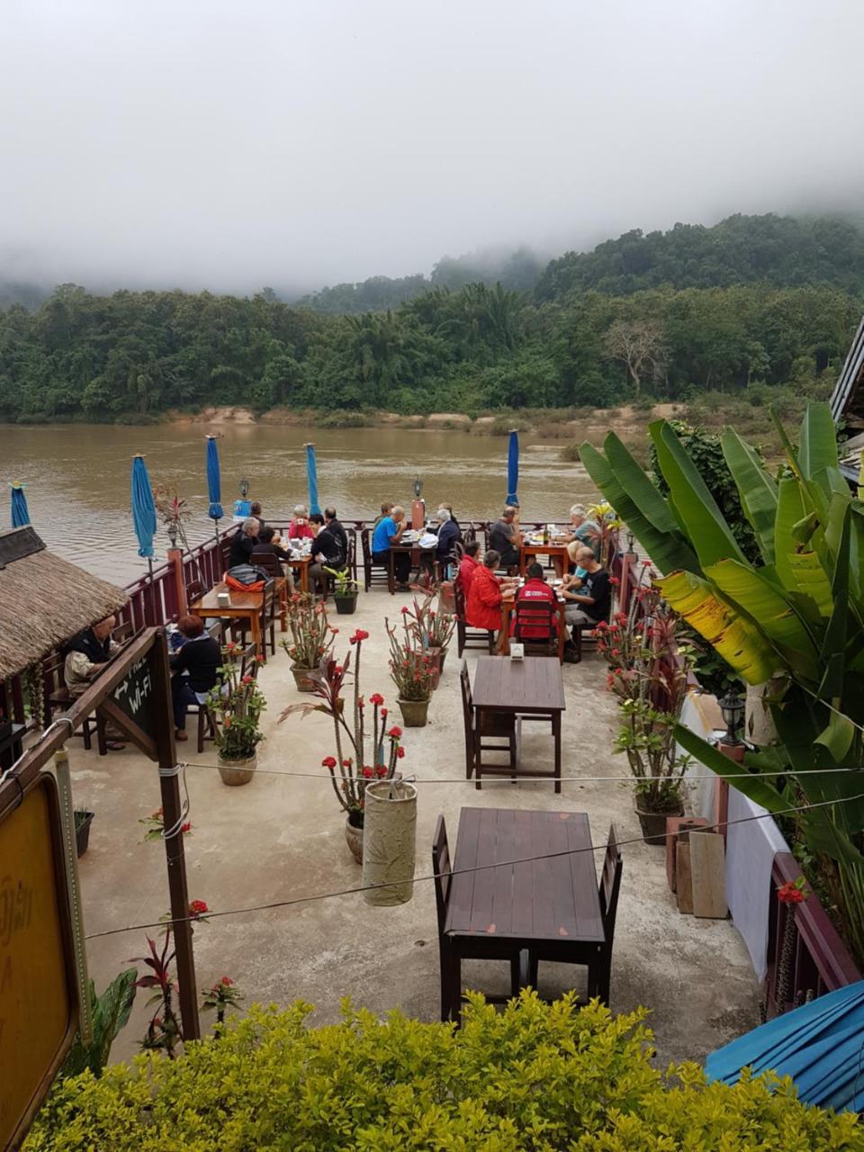 Lattanavongsa Guesthouse Muang Ngoi Eksteriør bilde