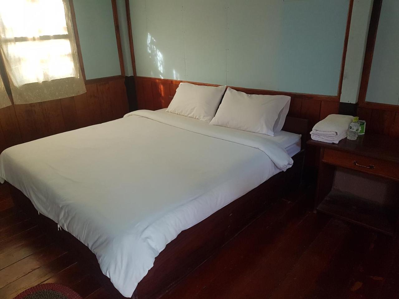 Lattanavongsa Guesthouse Muang Ngoi Eksteriør bilde