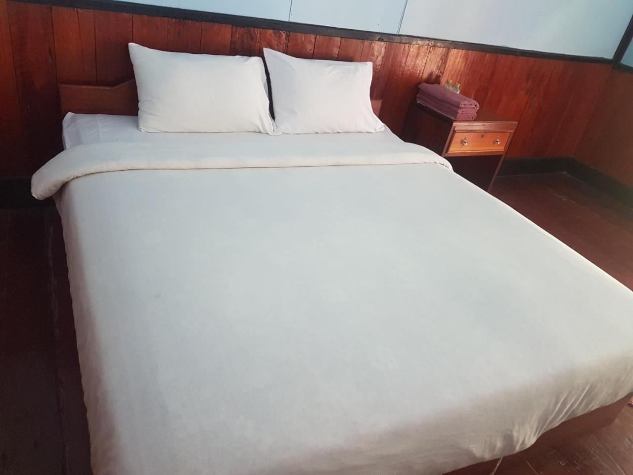 Lattanavongsa Guesthouse Muang Ngoi Eksteriør bilde