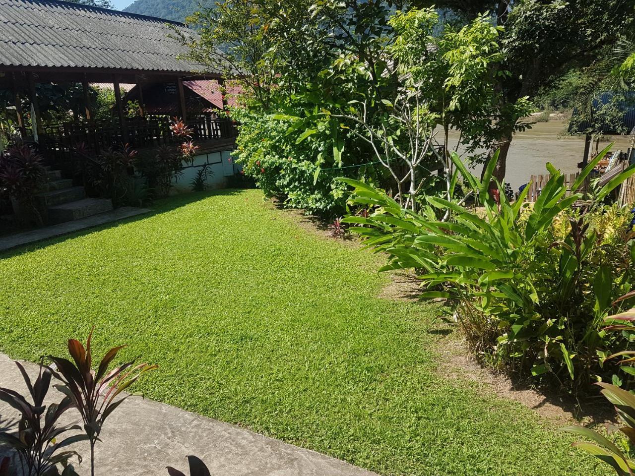 Lattanavongsa Guesthouse Muang Ngoi Eksteriør bilde