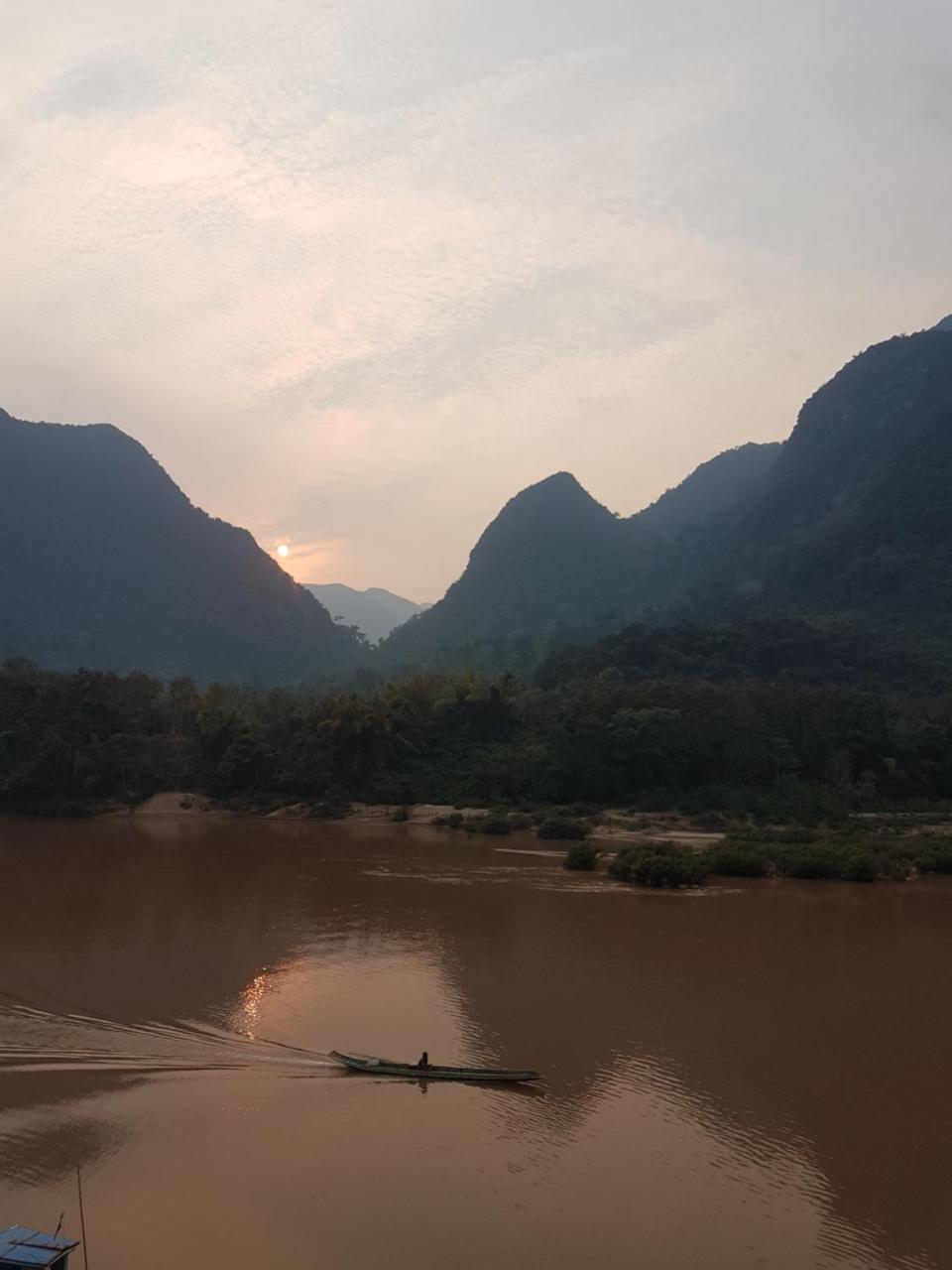 Lattanavongsa Guesthouse Muang Ngoi Eksteriør bilde