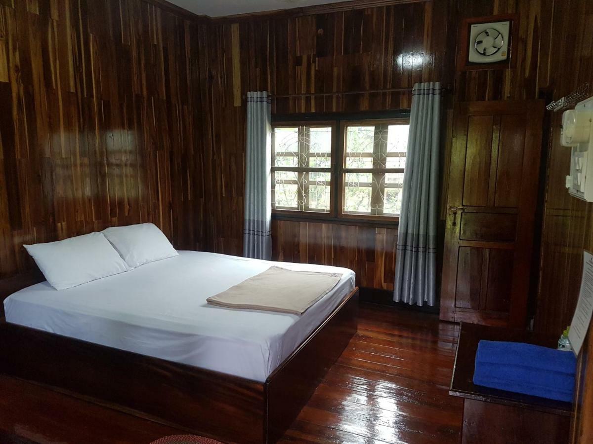 Lattanavongsa Guesthouse Muang Ngoi Eksteriør bilde